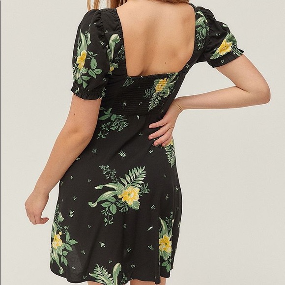 UO Cassia Puff Sleeve Minidress Tropical Floral - Picture 3 of 3